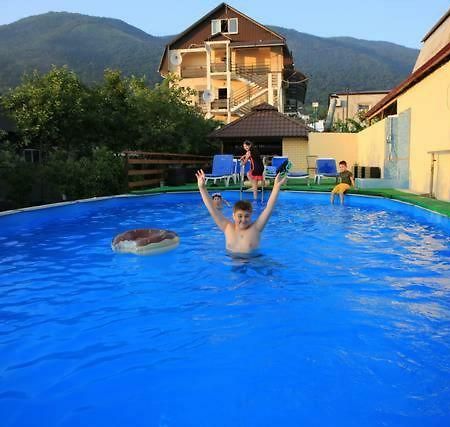 U Ruslana Guest House Gagra Extérieur photo