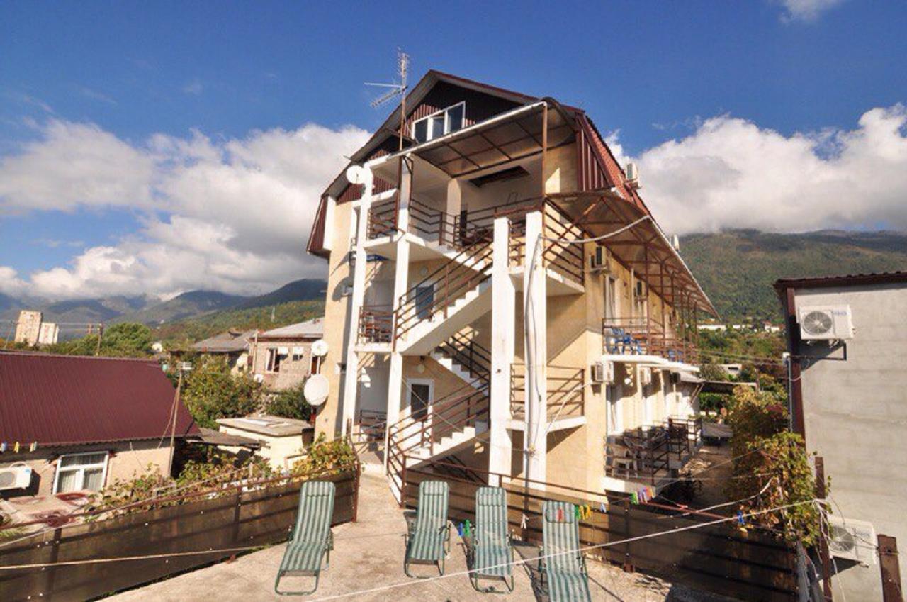 U Ruslana Guest House Gagra Extérieur photo