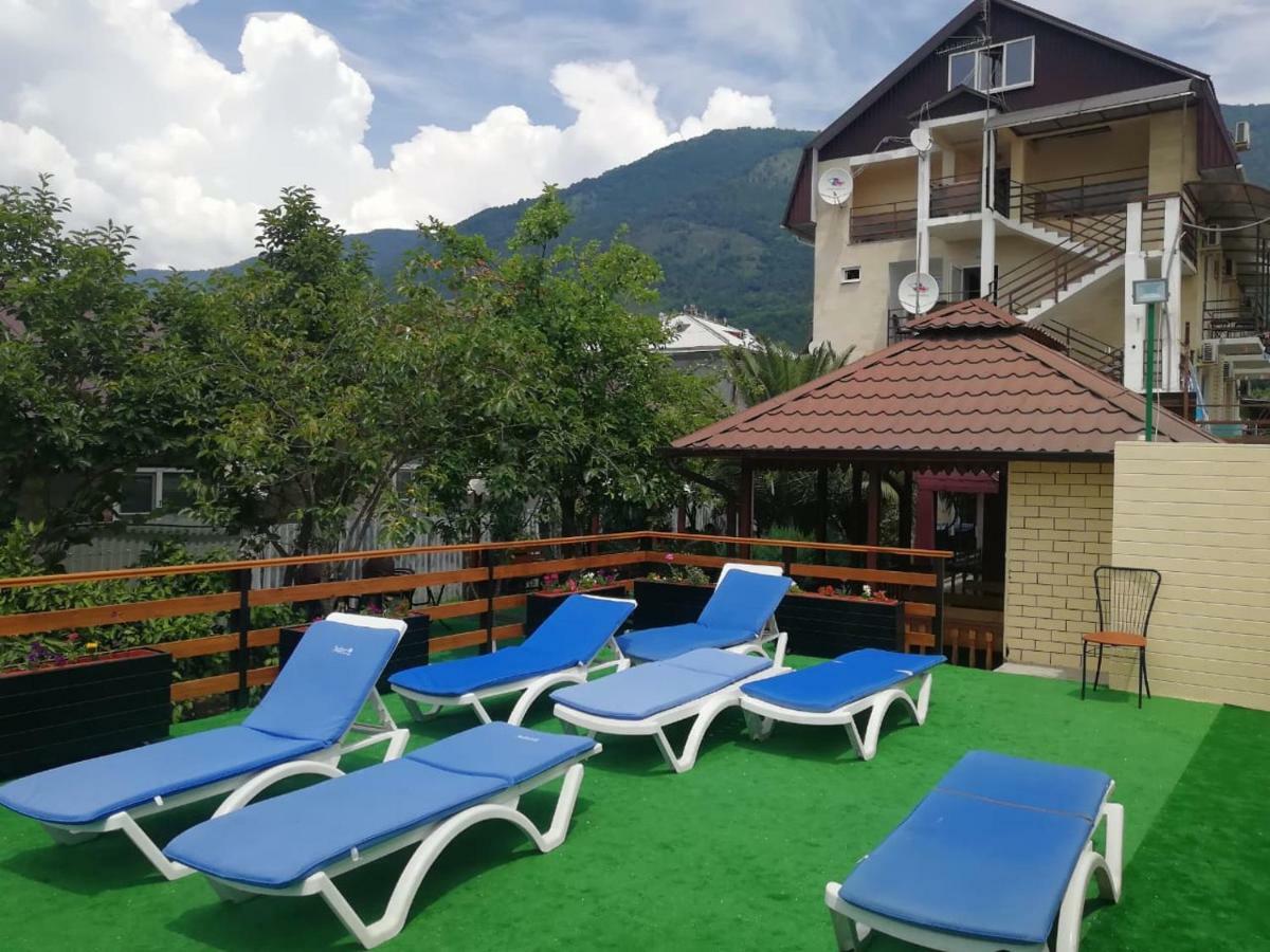 U Ruslana Guest House Gagra Extérieur photo